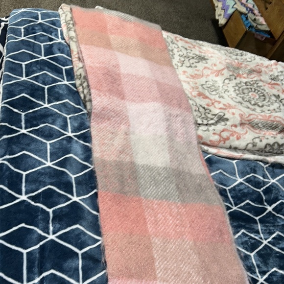 Victoria Secret Warm Long Scarf - Picture 2 of 10